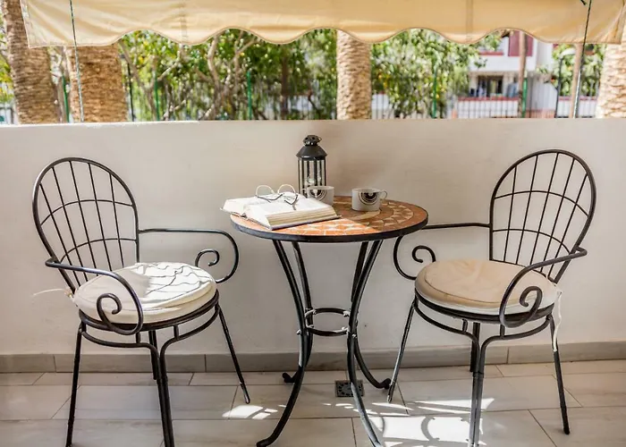 Un En Playa De Americas * أذيخي